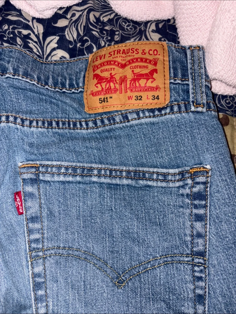 Levi's Light Blue Relaxed-Fit Men's Jeans